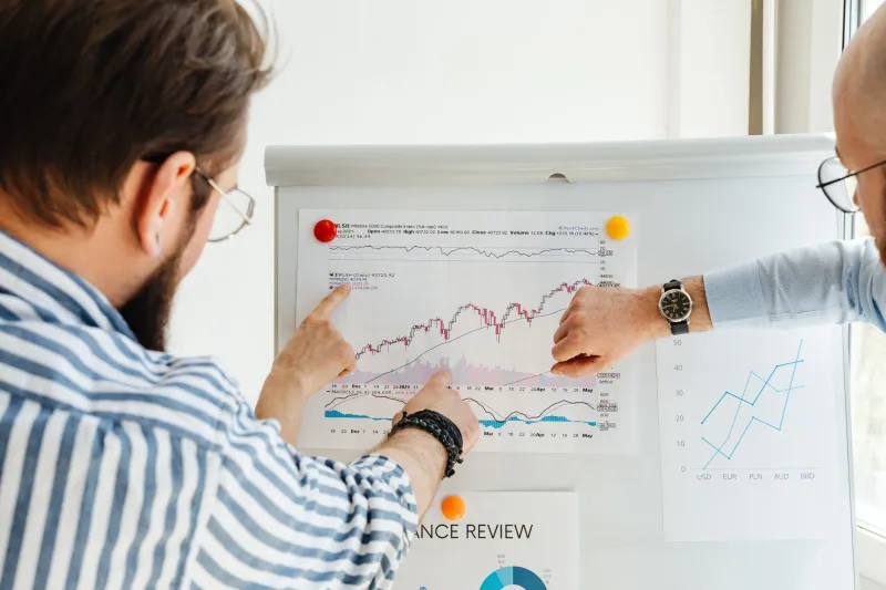Quando la Pancia Mente e i Numeri Hanno Ragione: Il Duello tra Istinto e Statistiche nelle Scommesse